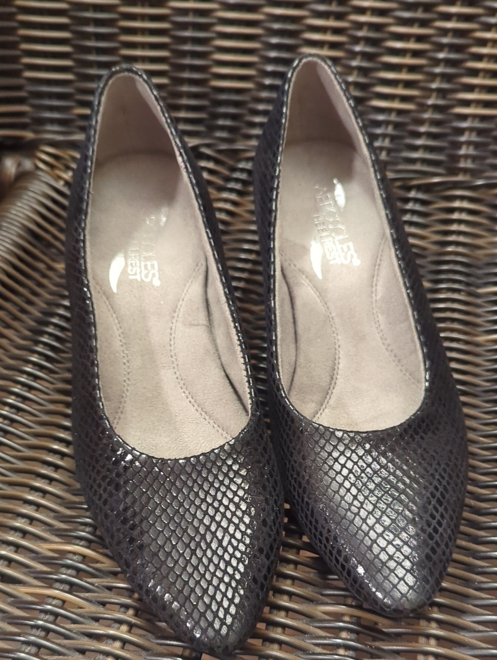 AEROSOLES Black Snake-Embossed Pointed Heels